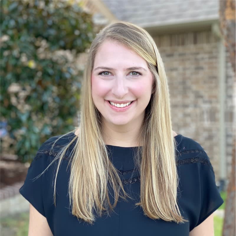 Sarah Mullins headshot